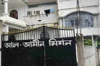 مرشد آباد کے فرخا میں ایک ہاسٹل میں 14 سالہ لڑکی کی مشکوک موت کے بعد اس کے والد نے قتل کا مقدمہ درج کرایا ہے۔