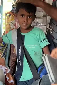 ماں اور بہن کے لیے 8 سال کی عمر میں ٹرین کا ہاکر بن گیا شبھنکر