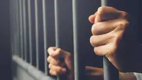 قتل کے مقدمے میں پھنسانے کا ڈر دکھا کر ۵۰ہزار روپے رشوت کا مطالبہ! سی بی آئی افسر کو تین سال قید کی سزا