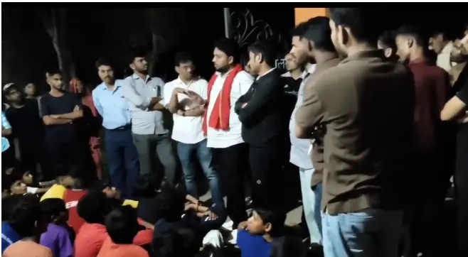 پینے کے پانی کے معاملے پر مشتعل بھیڑ نے بی جے پی رکن اسمبلی کو گھیرنے کی کوشش کی
