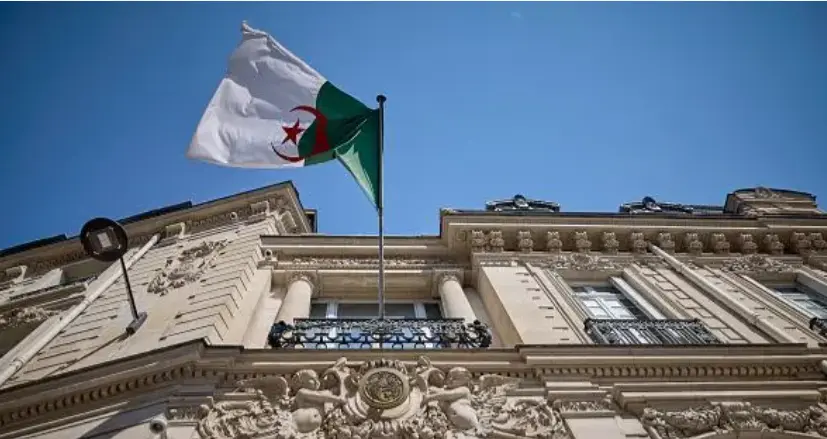 پاسداران انقلان کی بحریہ نے دعویٰ کیا ہے کہ نے آبنائے ہرمز میں ایک امریکی سیل ڈرون (بحری ڈرون) کو نشانہ بنایا ہے۔