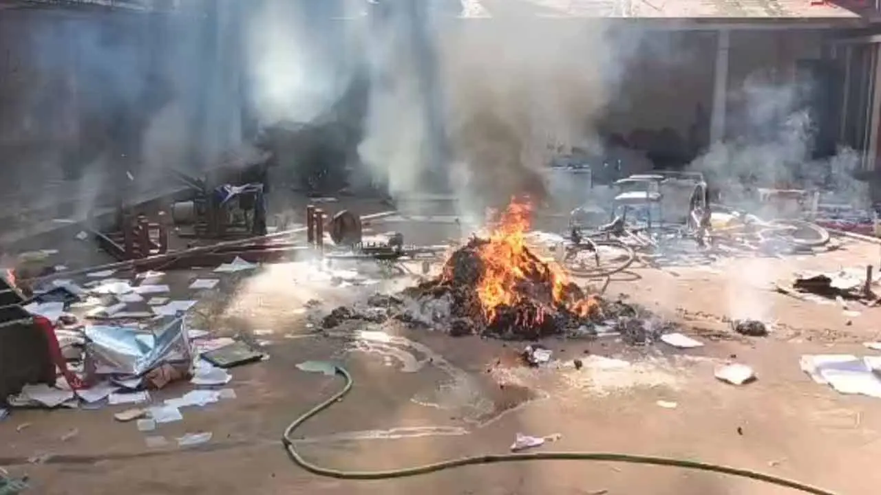 سی پی ایم کے پروگرام کے بعد ہنگامہ، بی جے پی پر پارٹی دفتر میں توڑ پھوڑ اور آگ لگانے کا الزام