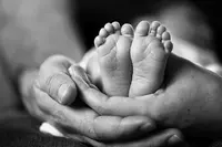 جعلی ڈاکٹر کے علاج سے بچے کی موت! حکومت نے پورا اسپتال بند کر دیا