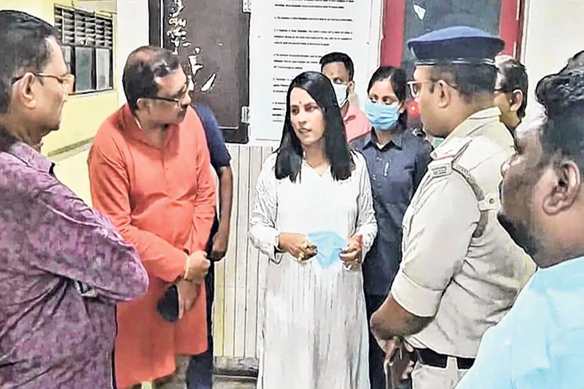 مریضوں اور ان کے اہل خانہ سے بدسلوکی! مالدہ میڈیکل کالج میں ڈاکٹروں اور نرسوں کو وزیر کی ’ڈانٹ‘