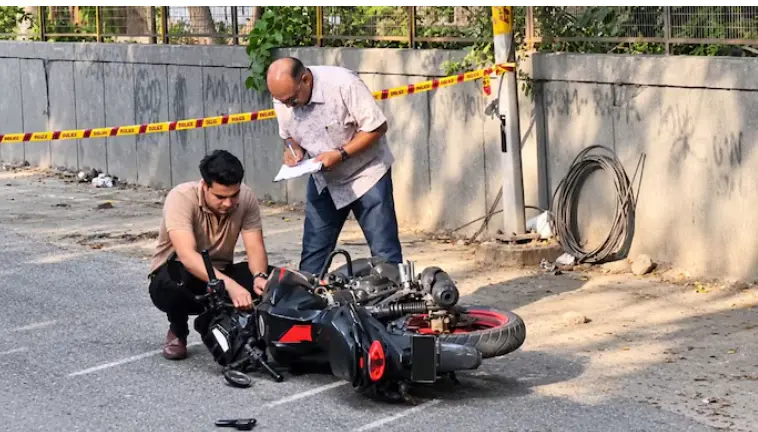 دہلی میں  کالکاجی مندر کے قریب نابالغ لڑکی سے اجتماعی زیادتی، انکاؤنٹر کے بعد ایک ملزم گرفتار