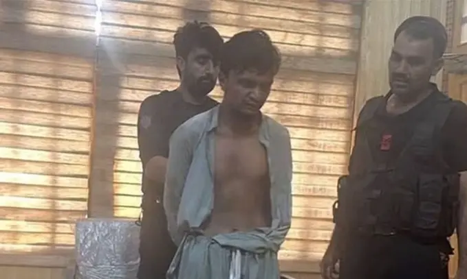 پشاور: قبروں کی بے حُرمتی کے مقدمے میں زیرِحراست ملزم ’پولیس پر فائرنگ کے دوران‘ ہلاک
