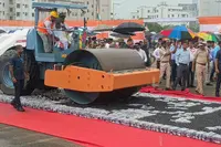 ایکو پارک میں لاکھوں فینسڈیل کی بوتلوں پر ’بلڈوزر‘، ’ممنوعہ کف سیرپ کا کاروبار برداشت نہیں کیا جائے گا:شوبھندو‘