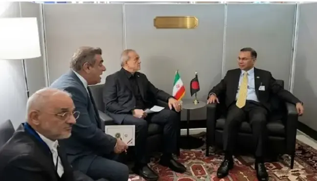 ایرانی صدر مسعود پزشکیان کی بنگلادیشی وزیرِ اعظم طارق رحمٰن سے ملاقات