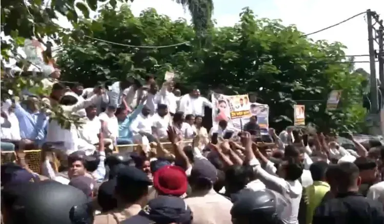 چیف الیکشن کمشنر گیانیش کمار کے استعفے کے مطالبے پر کانگریس کا ملک گیر احتجاج