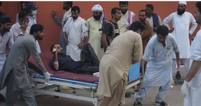 پھر دہل اٹھا پاکستان، بھیڑ کے بیچ میں ہوا دھماکہ، 11 افراد کی دردناک موت