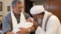 نانا پاٹیکر کی کوئی بیٹی ہی نہیں، پھر ناتی کے کان میں اذان کس طرح دلوا دی؟ فرضی تصویر ہو رہی وائرل