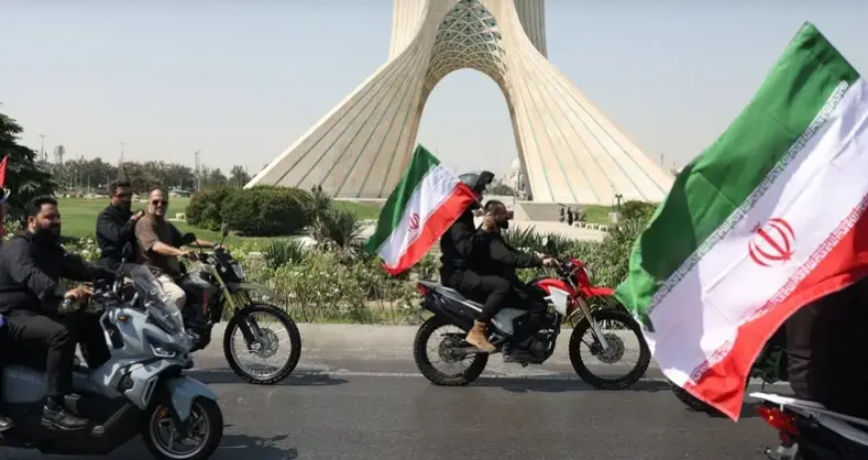 ایران نے ممکنہ امریکی حملے کے خلاف دفاعی تیاریوں کا اعلان کردیا
