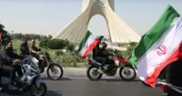 ایران نے ممکنہ امریکی حملے کے خلاف دفاعی تیاریوں کا اعلان کردیا