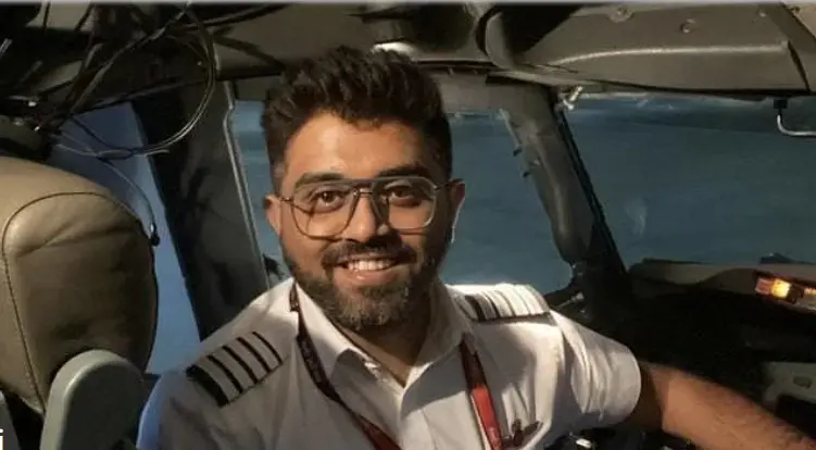 ’کیپٹن اسمت مچھار ہیرو ہیں‘، پی ایم مودی نے کی 174 مسافروں کی جان بچانے والے ہندوستانی پائلٹ کی تعریف