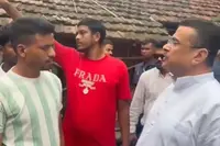 ریتو-ترنمول کی انتخابی مہم میں چاکلیٹ اٹھاتے ہوئے بچی کی موت، وزیراعلیٰ متاثرہ خاندان کے گھر پہنچے