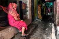 سوناگاجھی میں پوجا کے موقع پر نصف رہ گئے گاہک، جنسی کارکنان فکرمند!
