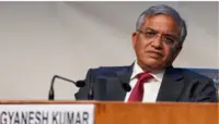 سپریم کورٹ نے چیف الیکشن کمشنر گیانیش کمار کو معطل کرنے کا عبوری حکم دینے سے کیا انکار