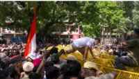 سی ای سی کے خلاف احتجاج: راہل گاندھی کے 'آکاشوانی بھون' میں داخل ہوتے ہی احتجاج کا منظرنامہ بدل گیا