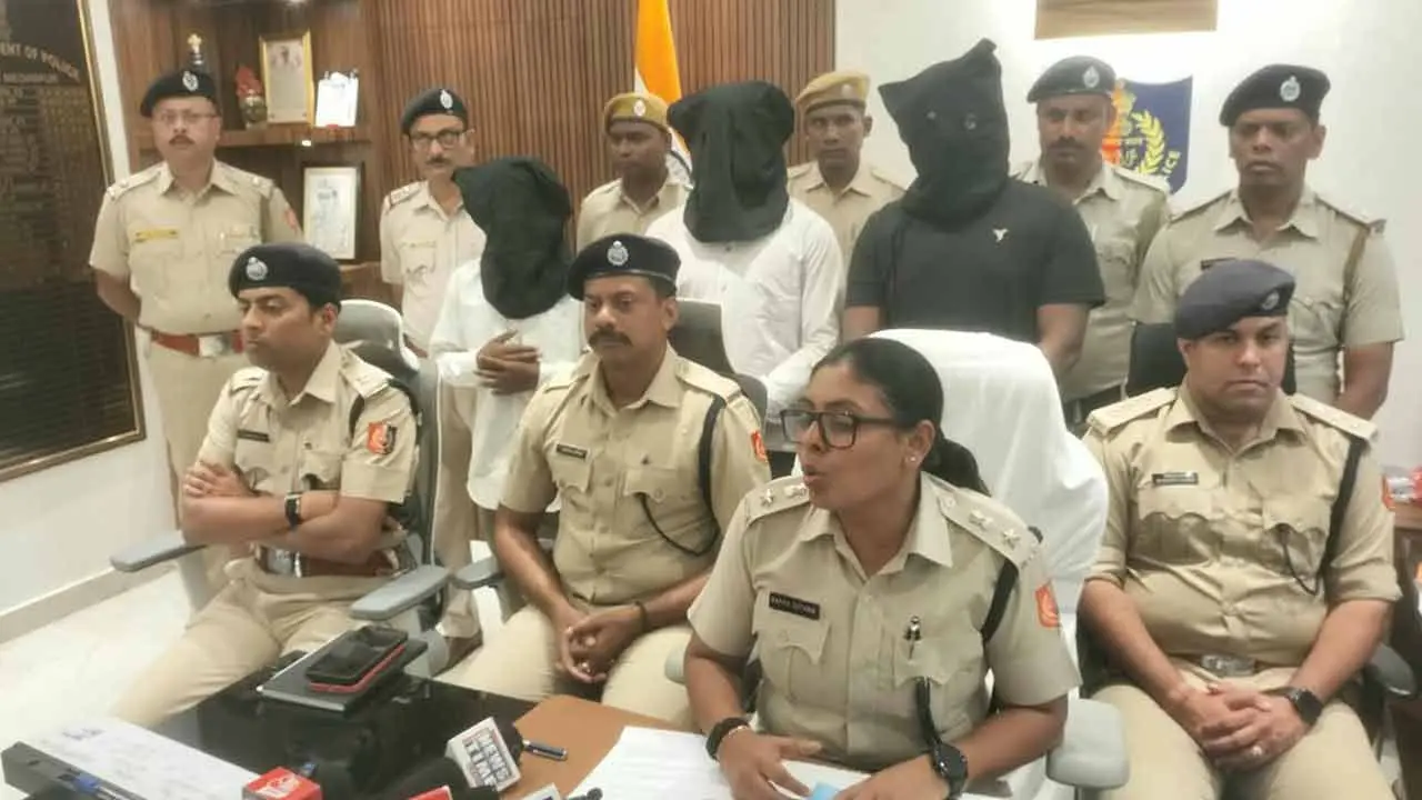 دوست کے والد کی بندوق سے کھیلتے وقت اچانک طالب علم کو لگی گولی! کھڑگپور فائرنگ کیس میں نیا انکشاف، تین افراد گرفتار