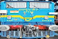 مسافروں کی حفاظت کے لیے 10 انجنوں میں جدید ترین ’کَوَچ‘ نظام