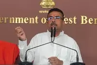 ایس آئی آر میں 27 لاکھ نام خارج ہونے کی ذمہ داری ممتا کی! ’شام ہوتے ہی پانی میں رہتے ہیں‘، کلیان پر بھی شوبھیندو کا طنز