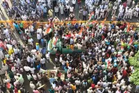 کولکاتا میں ممتا ترنمول کی ’بغیر اجازت‘ ریلی، شوبھندو کی للکار: ’درگا پوجا میں بدنظمی نہیں ہونے دوں گا‘