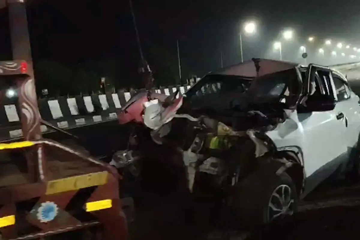 کانکسا میں خوفناک حادثہ، ریت سے لدے ٹریکٹر اور کار میں ٹکر! ایک کی موت