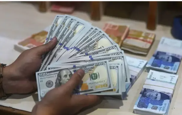 پاکستان کے بیرونی قرضے 106.8 ارب ڈالر تک پہنچ گئے