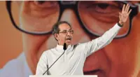 "بشنوئی آرام سے ڈھوکلا کھا رہے ہیں": ٹائیگر شروف فائرنگ کیس پر ادھو ٹھاکرے کا فڈنویس کو چیلنج