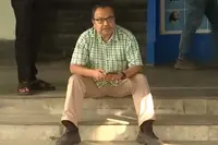 ترنمول لیڈر انصاری کی گرفتاری کے خلاف تھانہ کے باہر کنال گھوش کا دھرنا