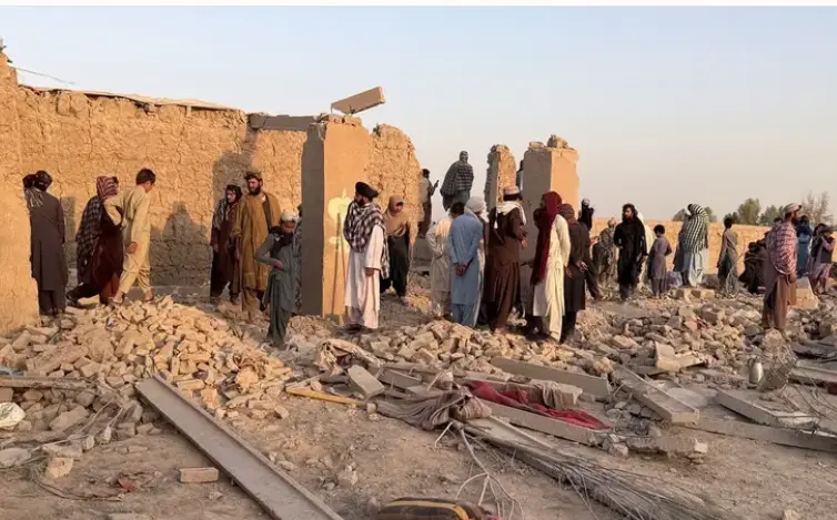 پاکستان کا افغانستان میں حملوں کا دفاع، طالبان کے شہری ہلاکتوں کے الزامات مسترد