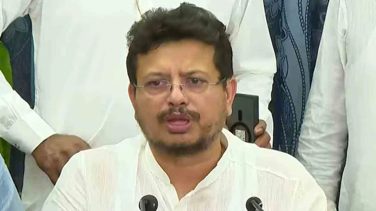 ٹوٹے ہوئے پاؤں کے ساتھ ہی دہلی پہنچے اپوزیشن لیڈر ریتبرت