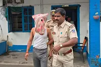 بیوی کے ساتھ ناجائز تعلقات کا شبہ! گھر پہنچتے ہی دہلی کے نوجوان کو قتل کرنے کا شوہر پر الزام