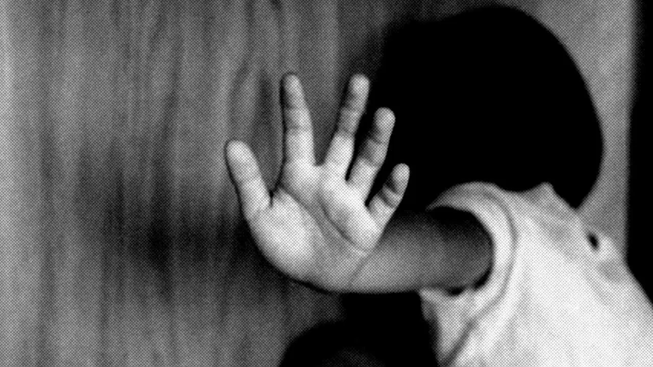 ساڑھے تین سالہ بچے کے ساتھ جنسی استحصال کا الزام! چالیس سال سے زائد عمر کا شخص گرفتار